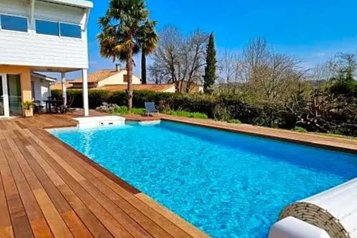 Pool 13 of 16