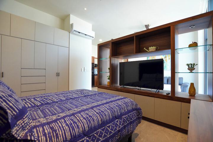 Room 4 of 155