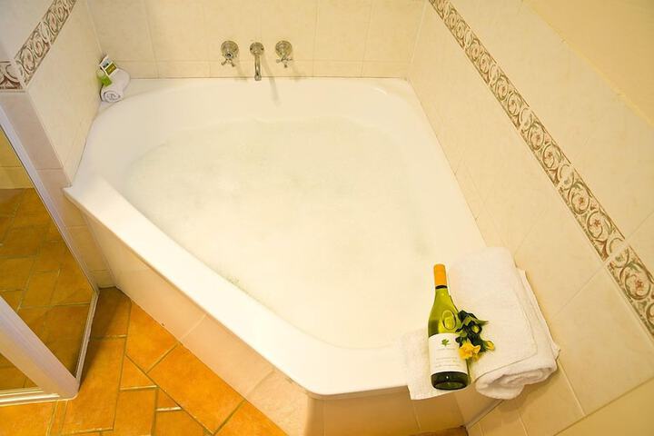Hot Tub 30 of 51