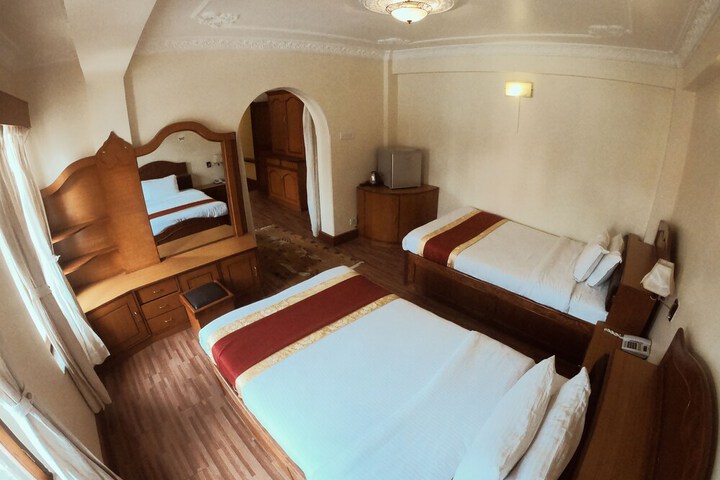 Room 4 of 44