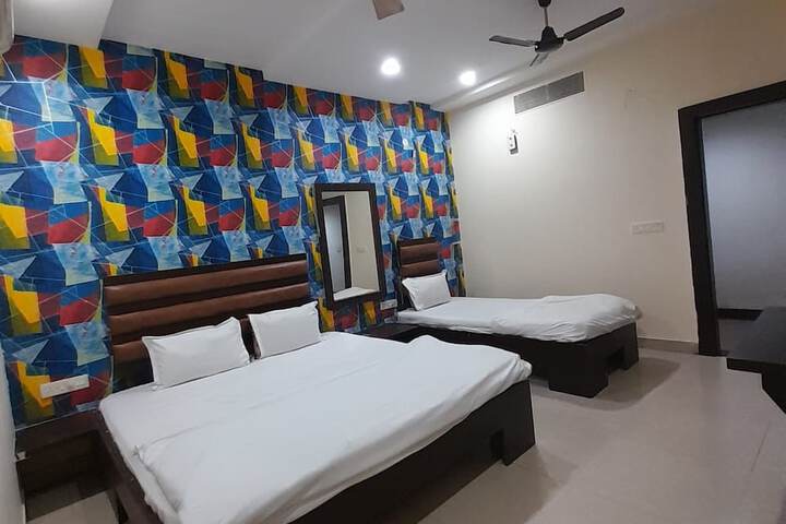 Room 28 of 43