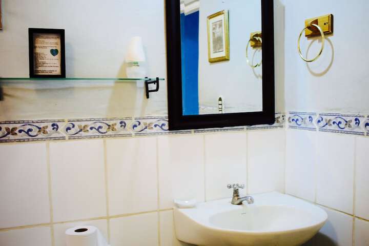 Room 32 of 68