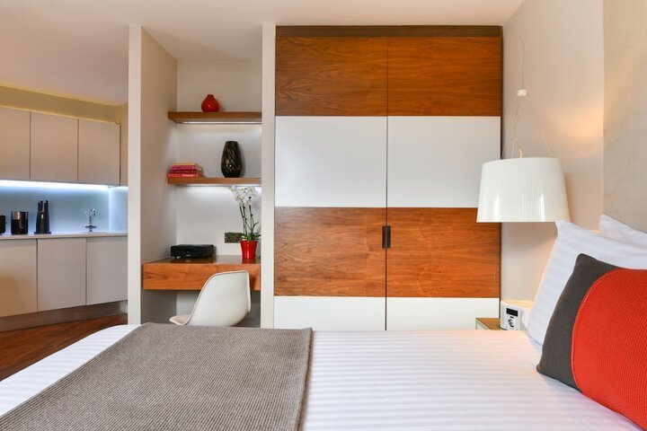 Room 6 of 36