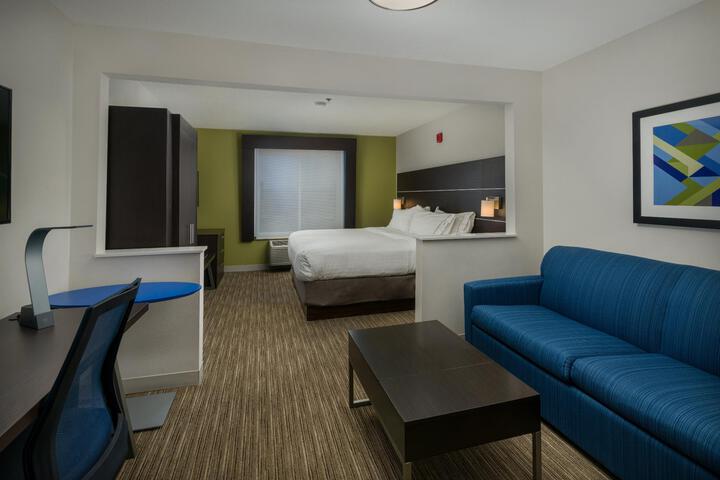 Standard Room, King or Two Doubles (2 of 2)