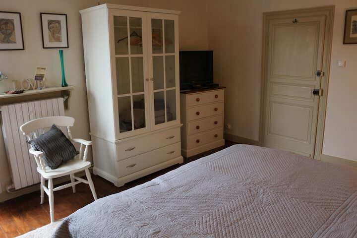 Room 7 of 19