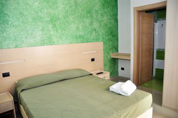 Room 28 of 43