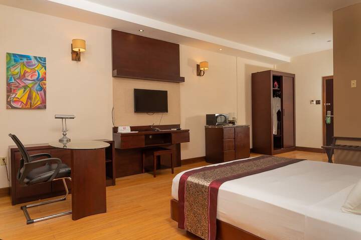 Room 32 of 87