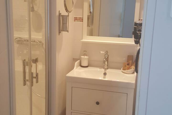 Room 40 of 62