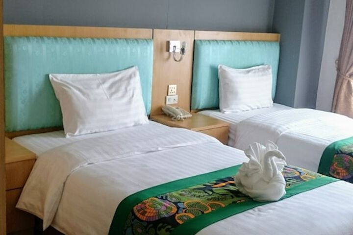 Room 4 of 37