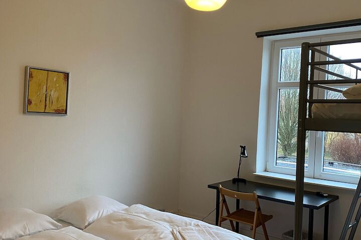 Room 3 of 16