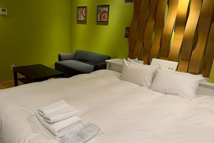 Room 43 of 257