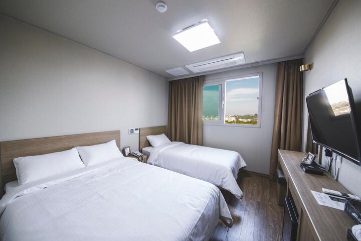 Room 8 of 39