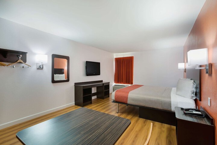 Room 19 of 45