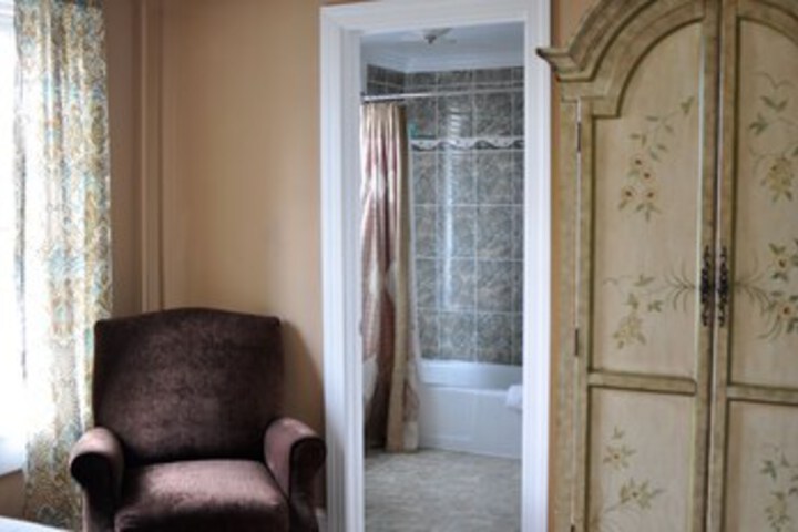 Room 84 of 253