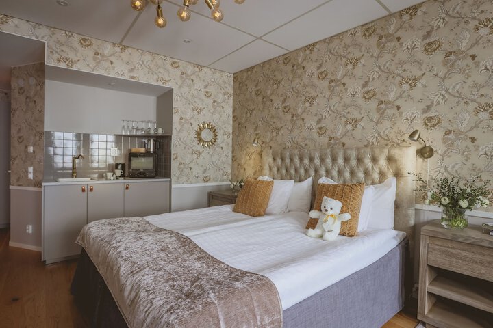 Room 46 of 94