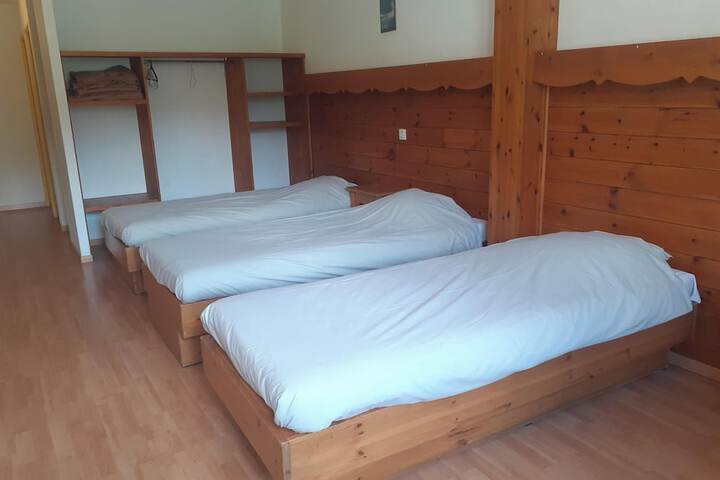Room 3 of 10