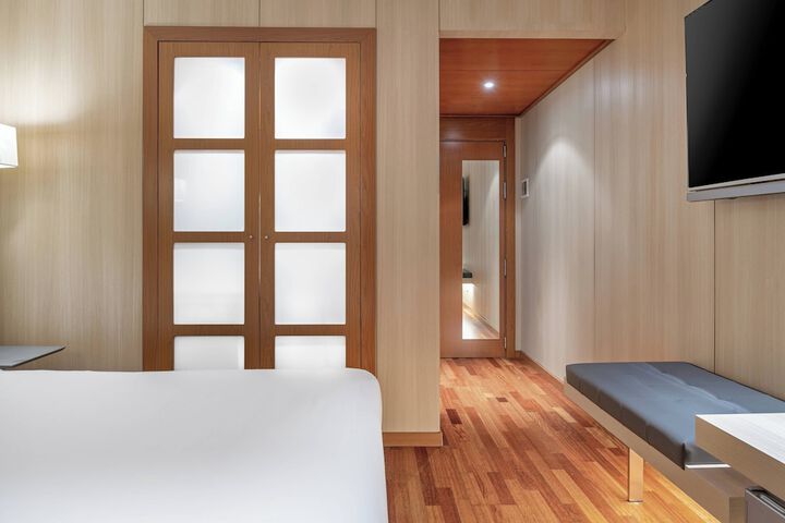Room 12 of 36