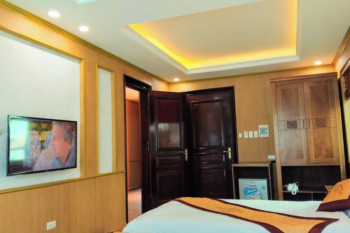 Room 10 of 50