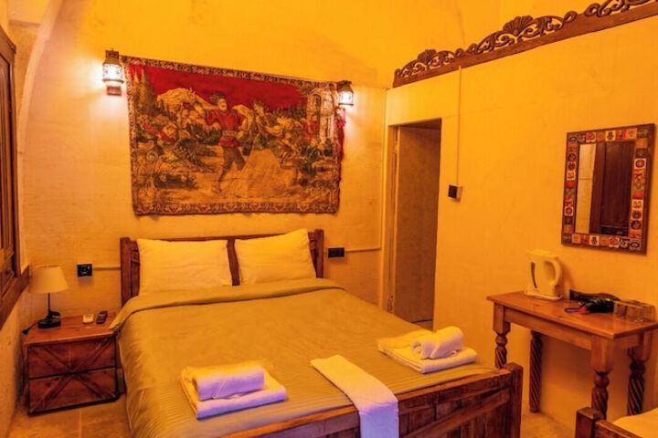 Room 10 of 27