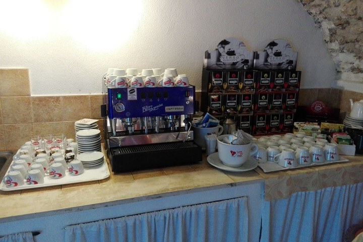 Breakfast/Coffee Service 83 of 114