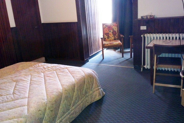 Room 10 of 84