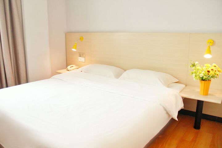 Room 25 of 29