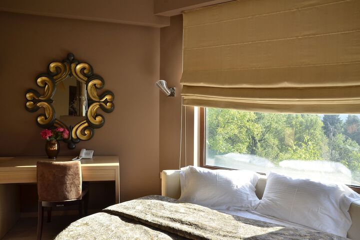 Room 8 of 130