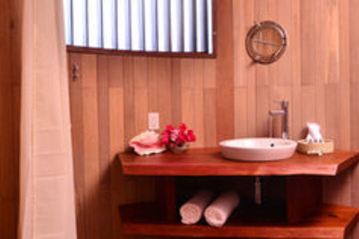 Room 3 of 22