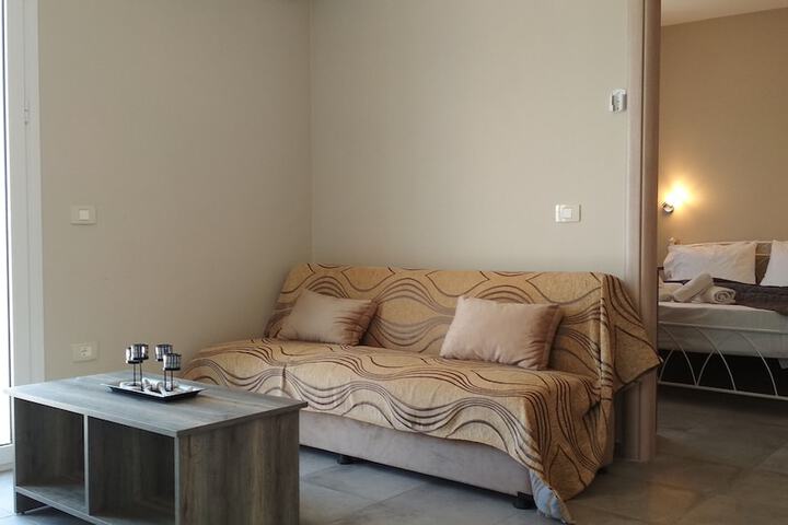 Room 6 of 60