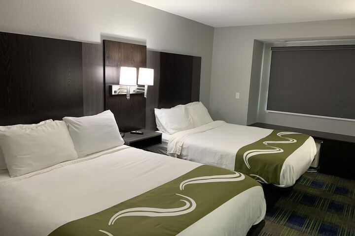 1 Queen Bed (22 of 22)
