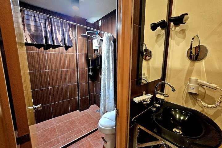 Room 104 of 165