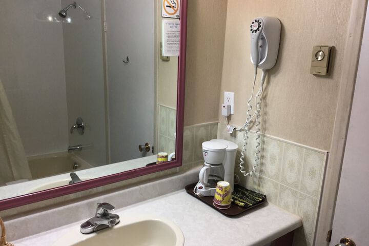 Room 32 of 57