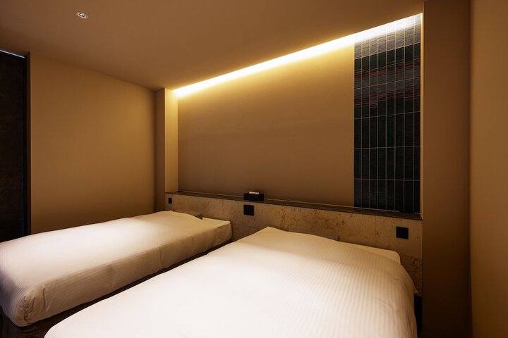 Room 10 of 65