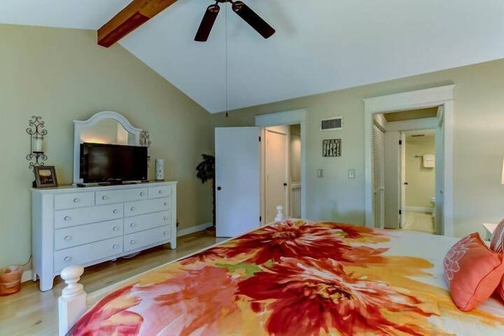 Room 3 of 49