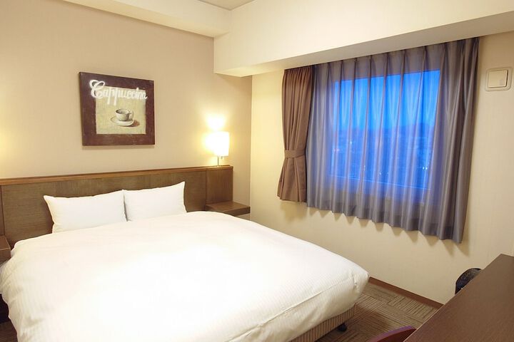 Room 14 of 32