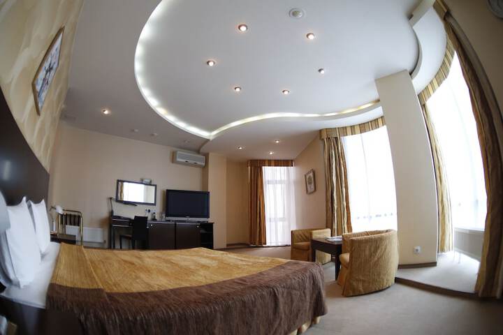 Room 9 of 74