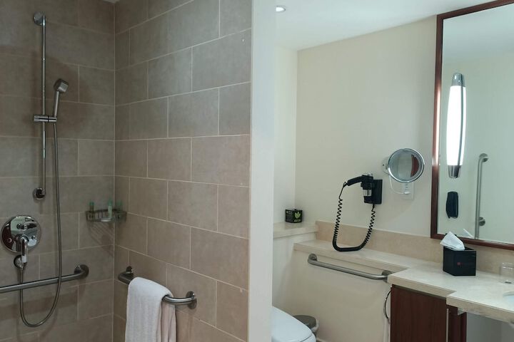 Room 126 of 179