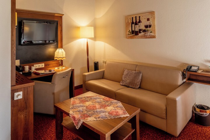 Room 27 of 146