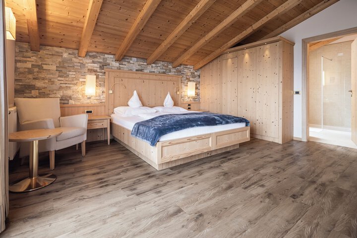 Room 13 of 64