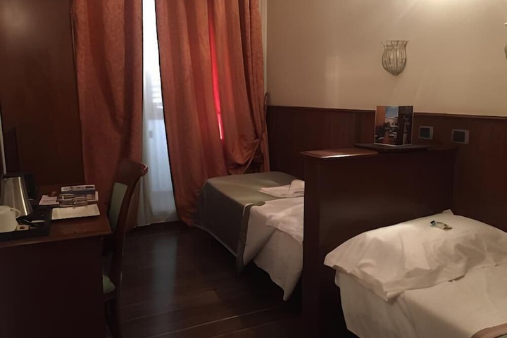Room 50 of 98