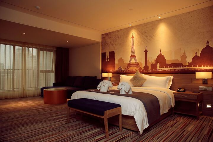 Room 12 of 31