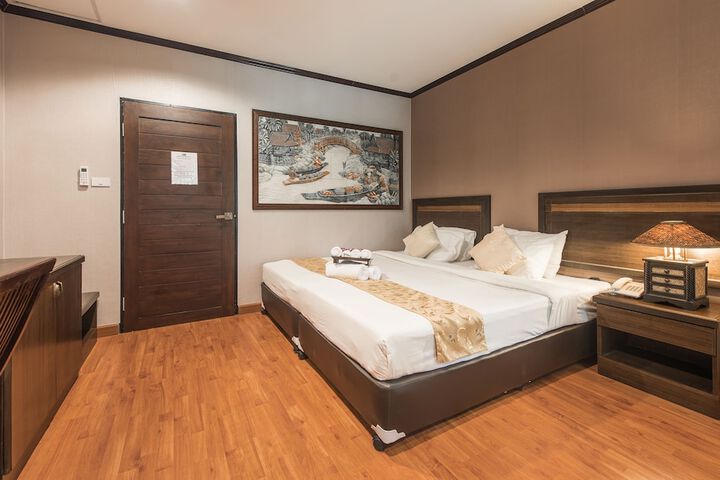 Room 9 of 67