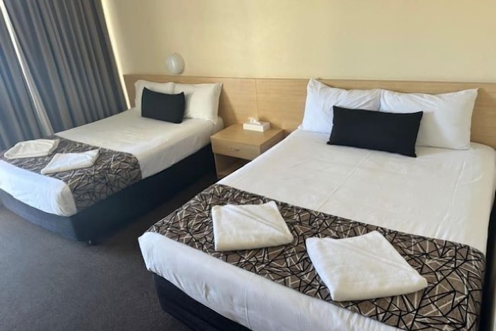 Room 7 of 27