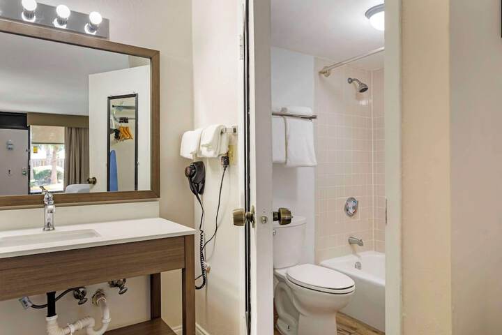 Standard Room, King or Two Doubles (1 of 12)