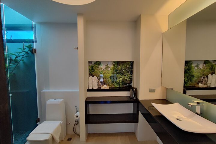 Clean Restrooms