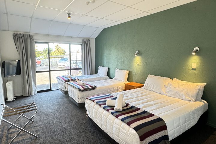 Room 10 of 48