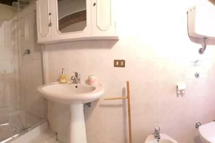 Room 10 of 24