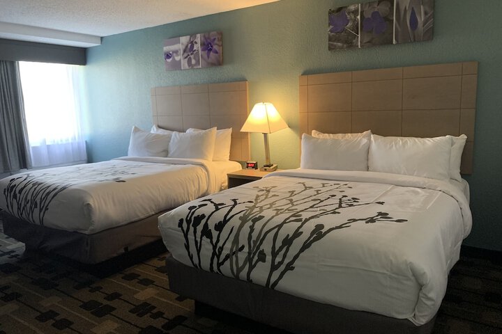 Room 6 of 32