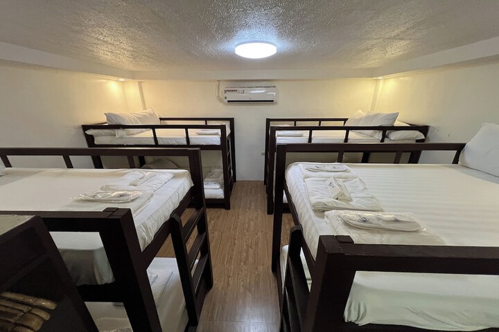 Room 8 of 89
