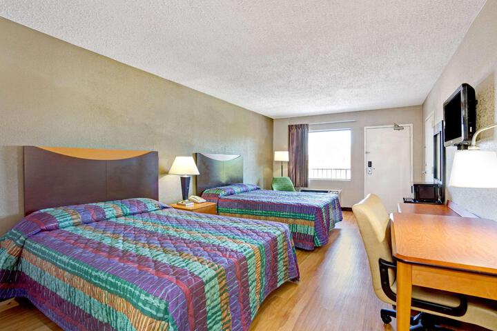 1 King Bed (9 of 11)